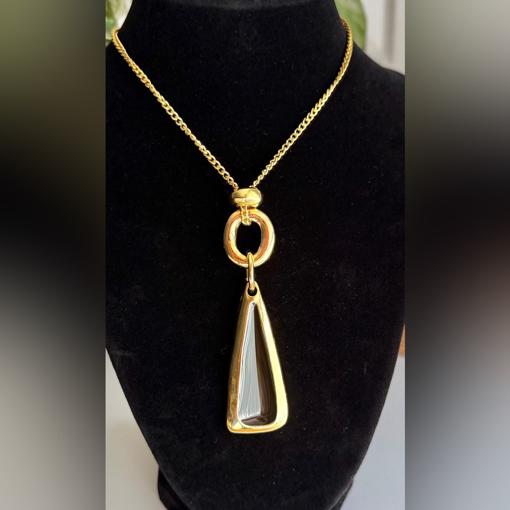 Soho Design Gold Tone Green Amber Pendant Necklace – 20” - Picture 2 of 7